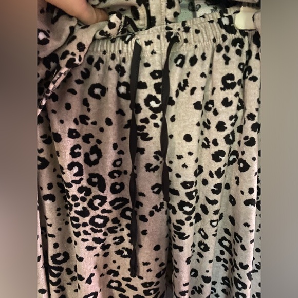 Pajama set - Picture 3 of 4